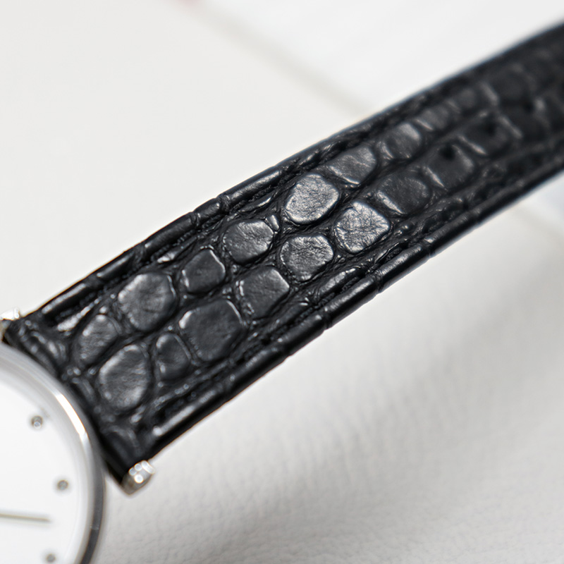 رقيقة التمساح حزام من الجلد ال - مراجعة Cartier Watch Tank وسعره