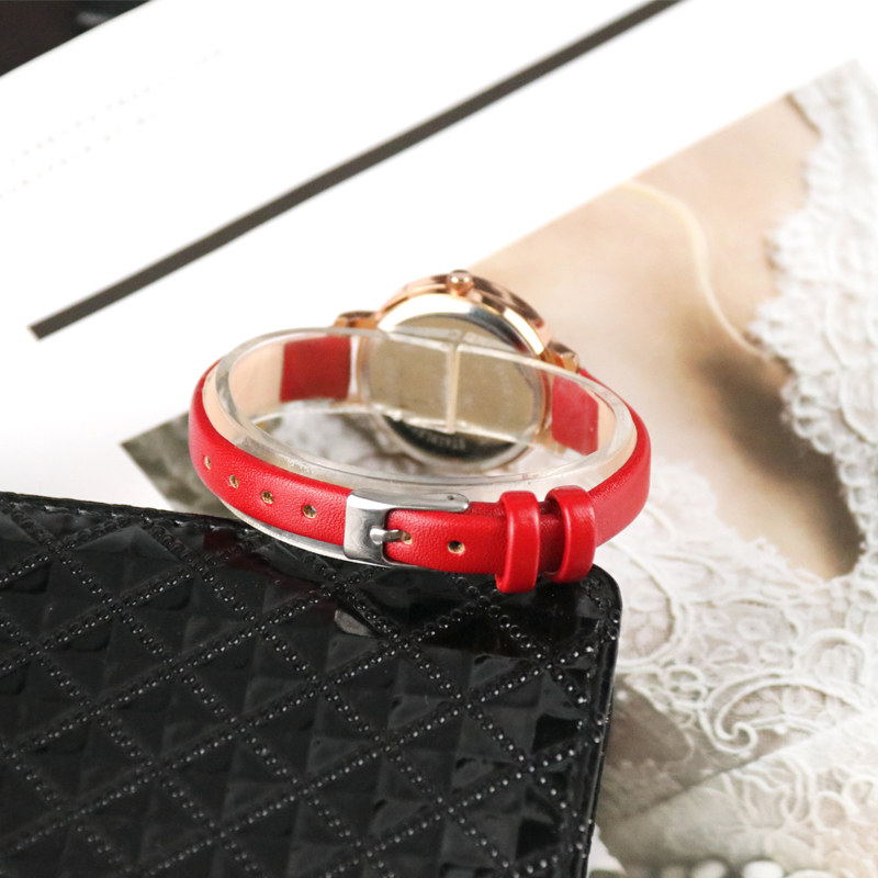 حزام ساعة من جلد الغزال الأصلي - مراجعة Suede Strap Watch وسعره